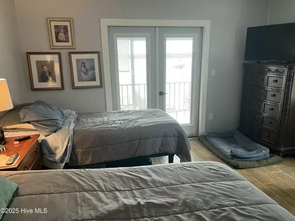 Beaufort, NC 28516,157 S River DR