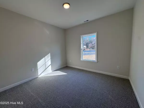 Kinston, NC 28504,1562 Patterson RD