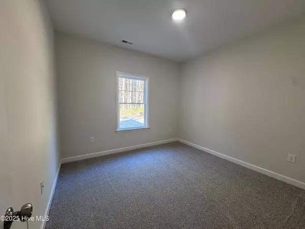 Kinston, NC 28504,1562 Patterson RD