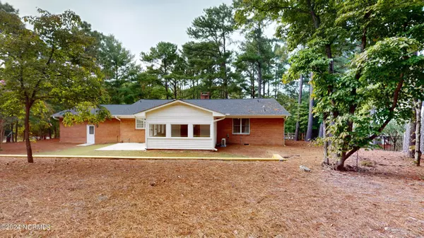 Whispering Pines, NC 28327,8 Shadow DR