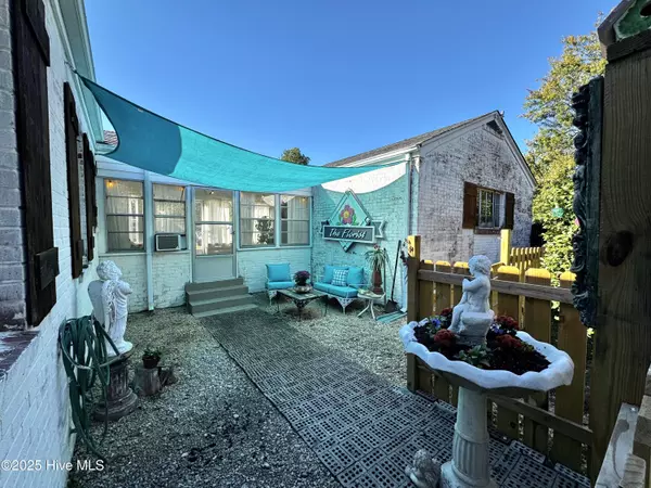 Pikeville, NC 27863,301 N Goldsboro ST N