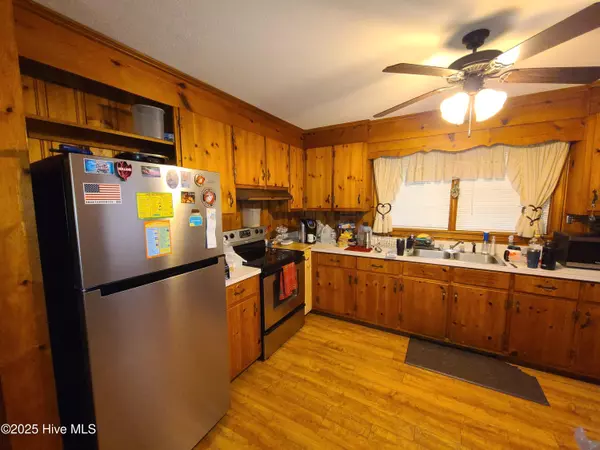Pink Hill, NC 28572,255 E Pleasant Hill RD