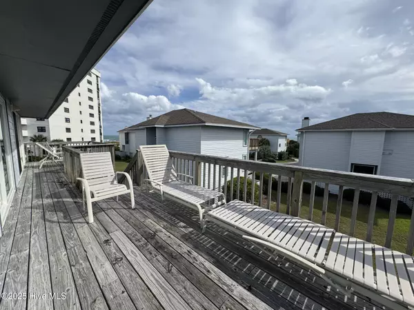 Wrightsville Beach, NC 28480,10 Sea Oats LN