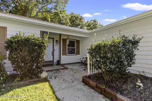 Hubert, NC 28539,222 Natalie LN