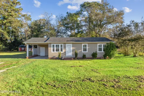 627 Ludie Brown RD, Chinquapin, NC 28521