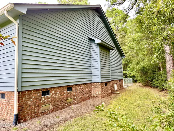 New Bern, NC 28560,708 Mistique CT