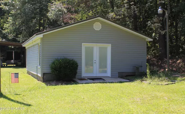 1136 S McNeill ST, Carthage, NC 28327