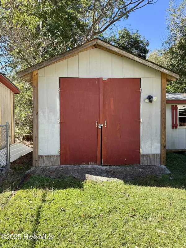 Williamston, NC 27892,403 Henderson ST