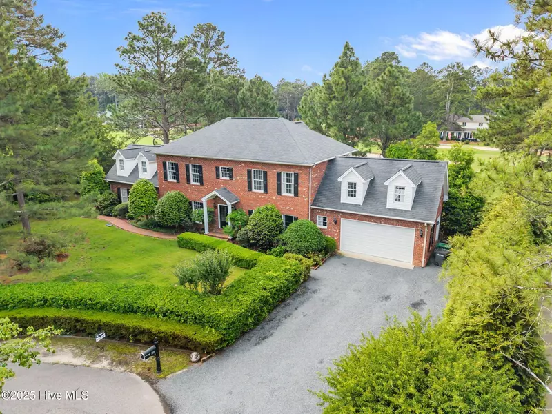 28 Beasley DR, Pinehurst, NC 28374