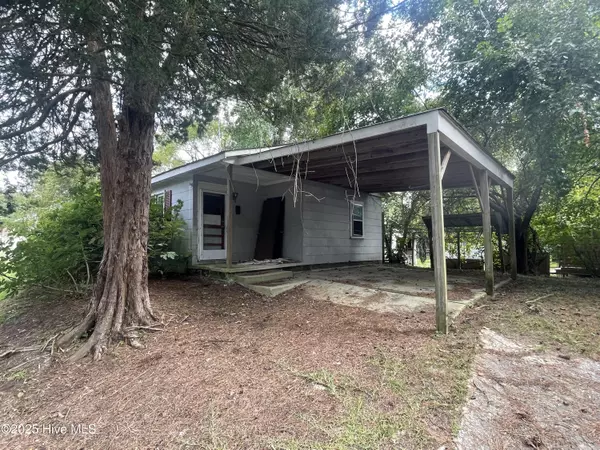 409 Oak ST, Williamston, NC 27892