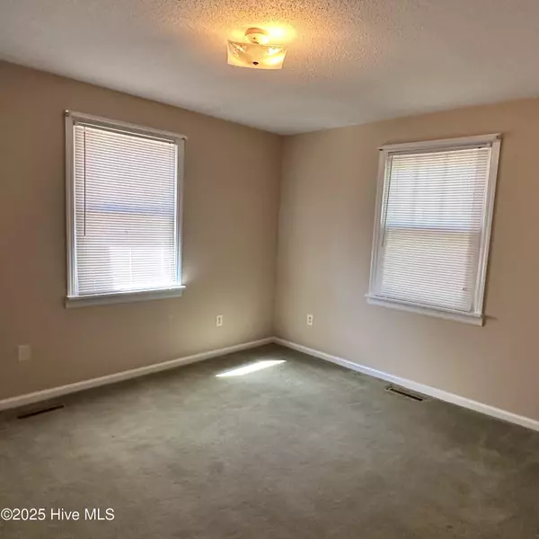 Southern Pines, NC 28387,125 E 127 E New Jersey AVE