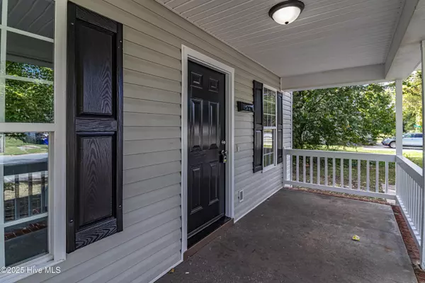 Greenville, NC 27834,909 Douglas AVE