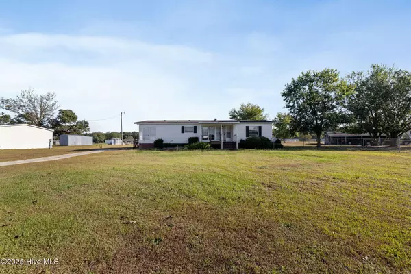 3821 Lindsey LN, La Grange, NC 28551