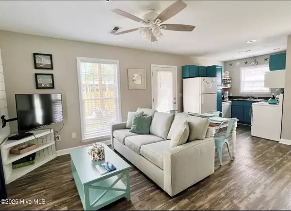 Oak Island, NC 28465,114 NE 50th ST