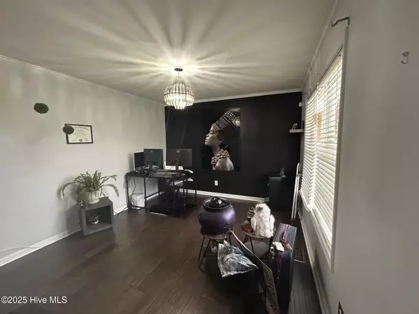 Elizabeth City, NC 27909,303 Queenswood BLVD