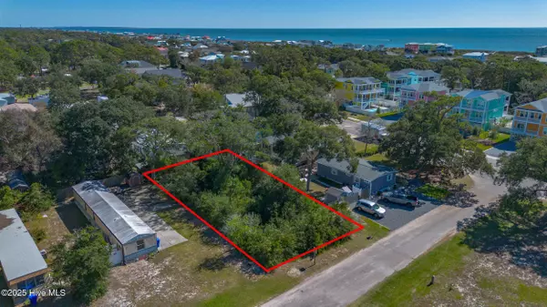 102 NE 66th ST, Oak Island, NC 28465