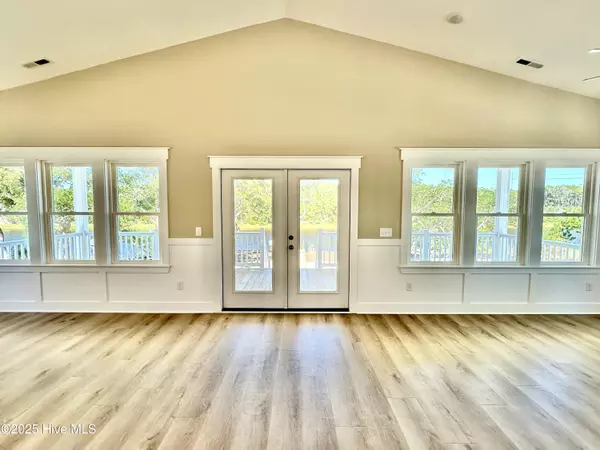 Oak Island, NC 28465,306 E Yacht DR