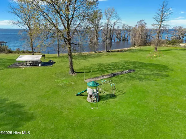 Edenton, NC 27932,302 Cypress DR