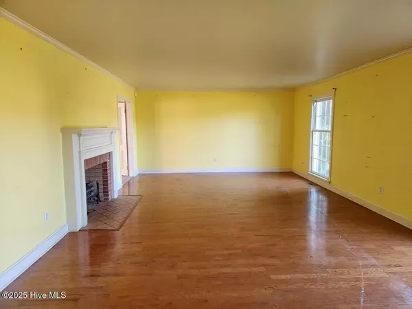 Williamston, NC 27892,1235 Garrett RD