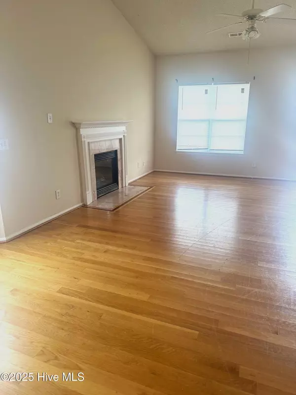 Greenville, NC 27834,301 Lake RD