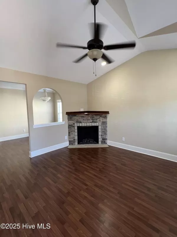 Greenville, NC 27834,2013 Croyden CIR #B