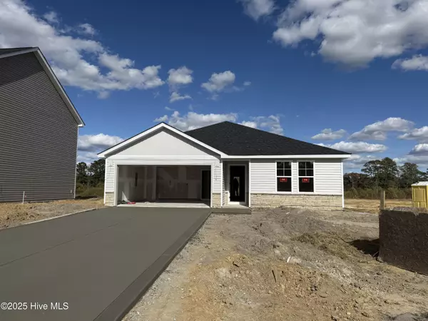 31 E Emily Gardens DR, Selma, NC 27576