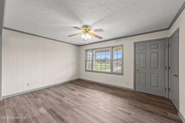 Tabor City, NC 28463,108 Wilbur ST