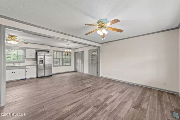 Tabor City, NC 28463,108 Wilbur ST