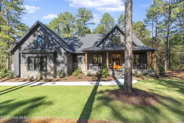 32 Chestertown DR, Pinehurst, NC 28374