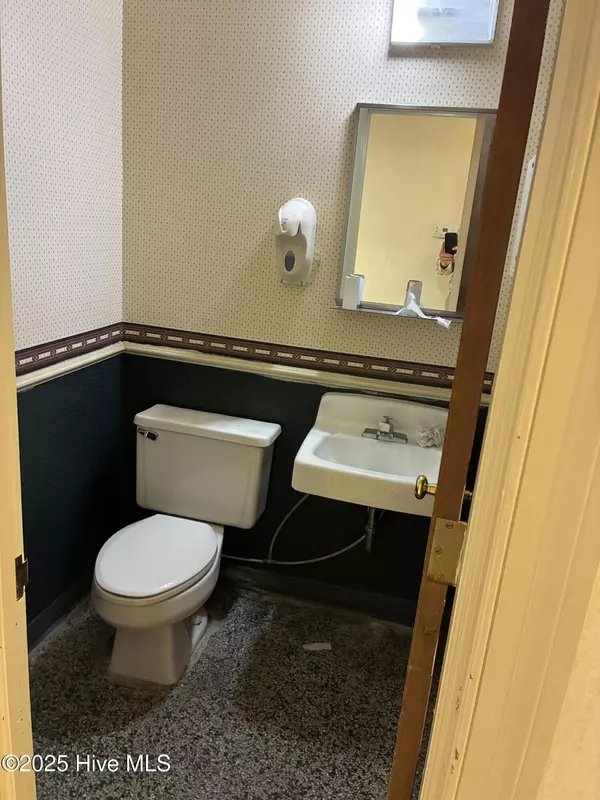 Elizabeth City, NC 27909,1142 N Road ST #Suite 3