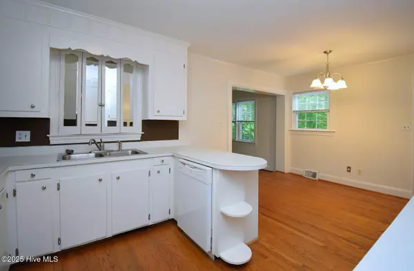 Greenville, NC 27858,1415 N Overlook DR