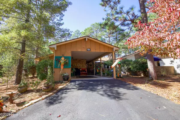 642 Redwood DR, Southern Pines, NC 28387