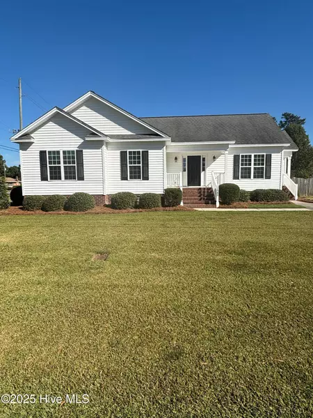 2585 Forbes AVE, Winterville, NC 28590