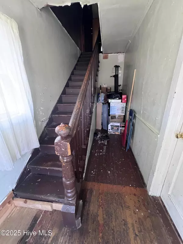 Elizabeth City, NC 27909,514 White ST