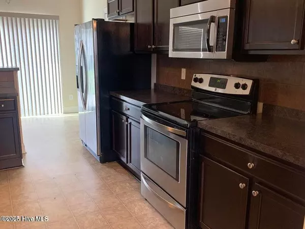 Jacksonville, NC 28546,509 Louvre LN