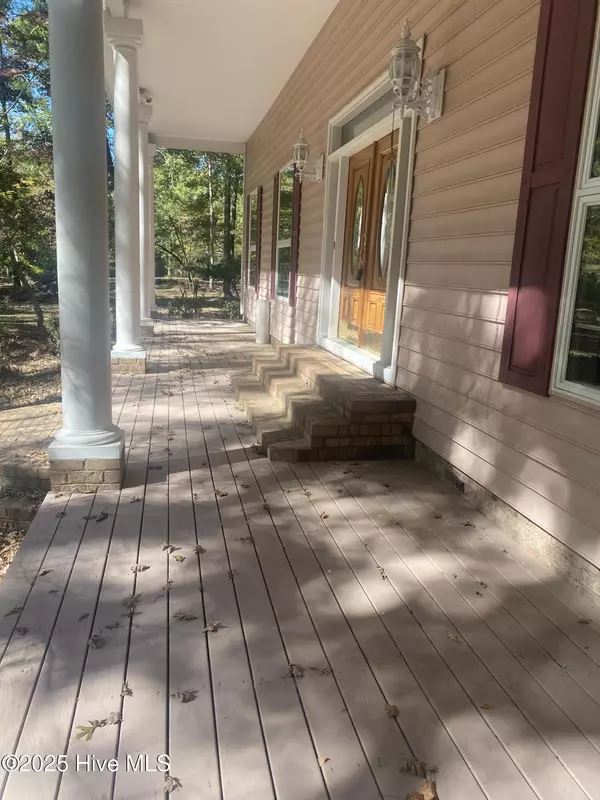 Washington, NC 27889,416 Bay DR
