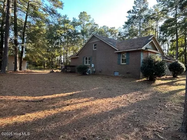 Roseboro, NC 28382,747 Butler Island RD