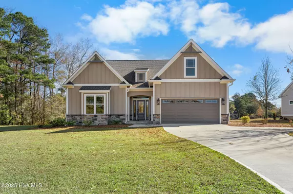 135 Sycamore Lakes DR, Wallace, NC 28466