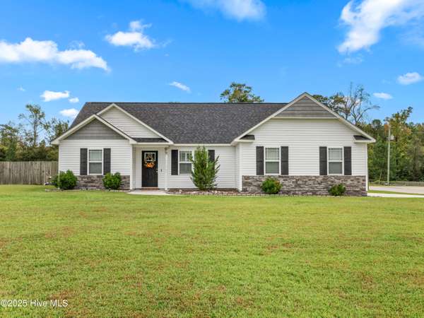 501 Ellie CT, Jacksonville, NC 28540