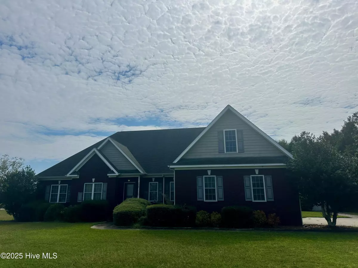 Pikeville, NC 27863,301 Edgebrook DR