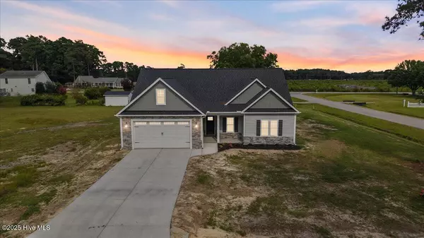 3803 Huntcliff DR, La Grange, NC 28551