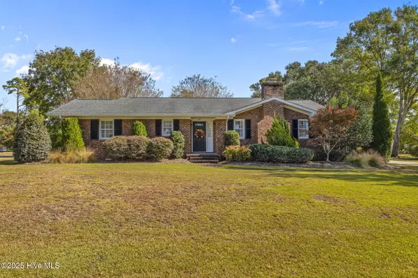 105 Sandpiper DR, Newport, NC 28570