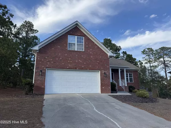 1 Van Buren LN, Pinehurst, NC 28374