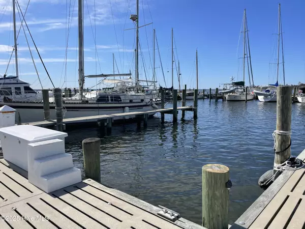 516 Water ST #B9, Oriental, NC 28571