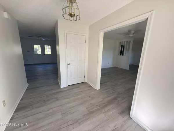 Bogue, NC 28570,5382 Highway 24