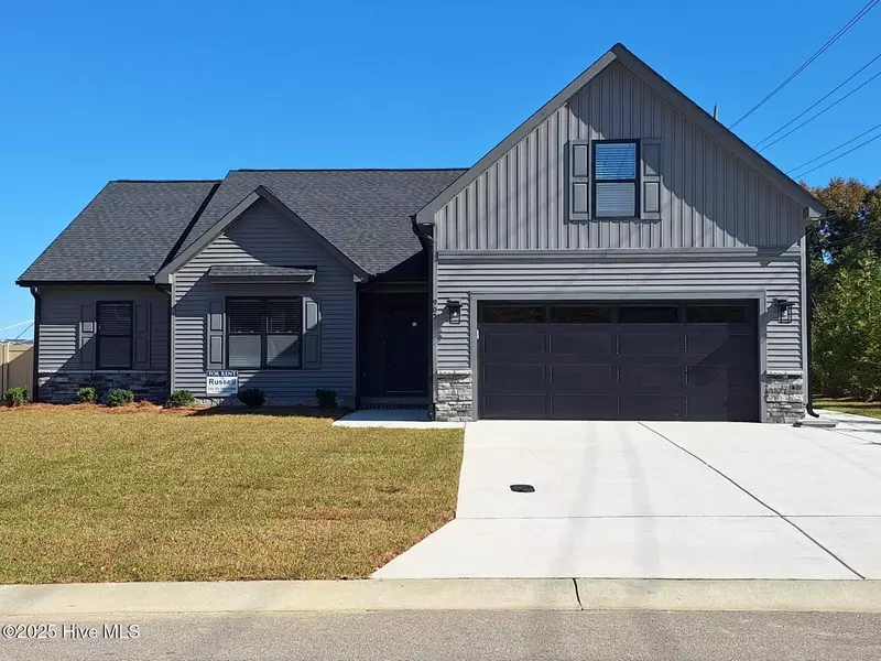 905 Knoll CIR, Greenville, NC 27858