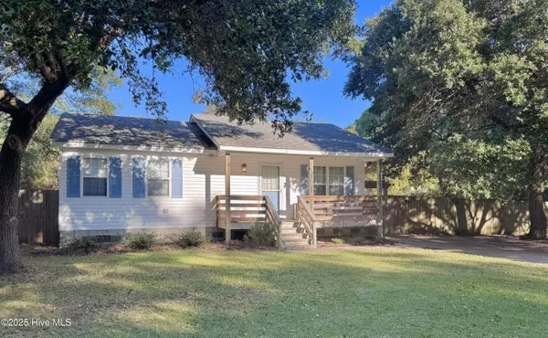 128 Peach Tree ST, Jarvisburg, NC 27947