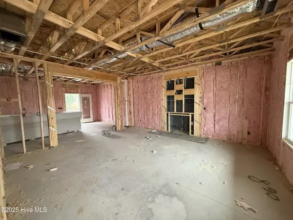 Smithfield, NC 27577,187 Tuskeegee DR