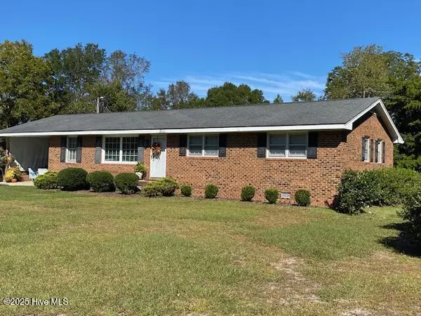 161 Hill LN, Sneads Ferry, NC 28460
