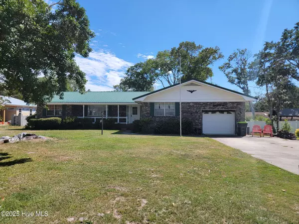 204 Azalea CIR, Sunset Beach, NC 28468